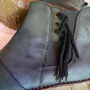 El Naturalista black ankle boot size 42